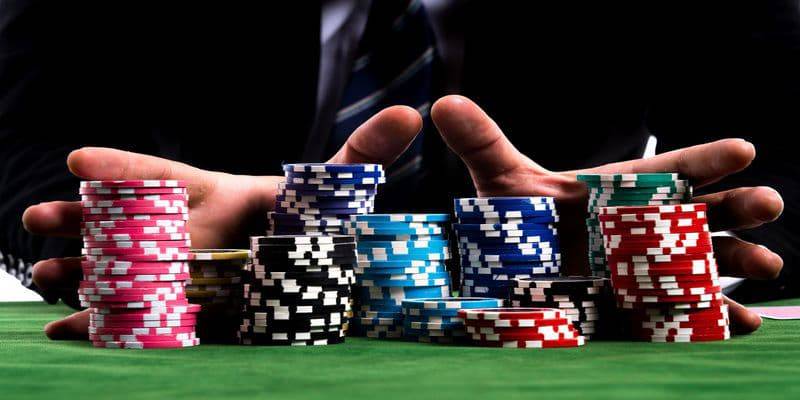 Cách tính tỷ lệ thắng trong Poker cho cộng đồng người chơi